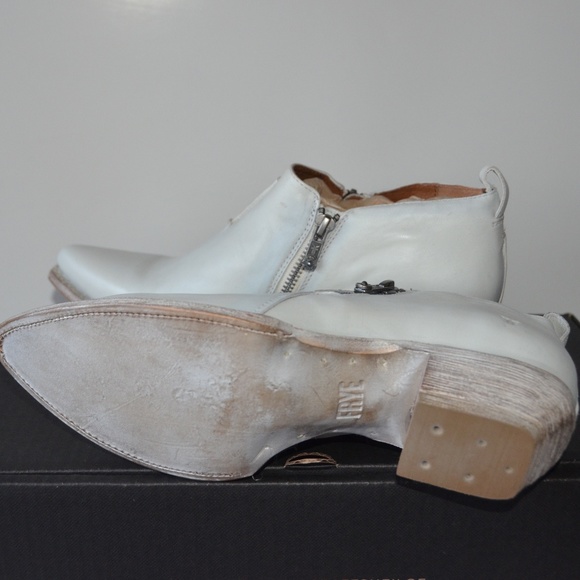 NIB Frye Sacha Moto Zip Schootie White Size 10 - Picture 4 of 4